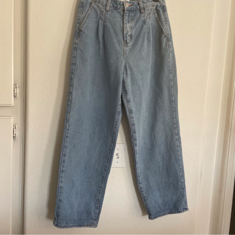 Pleaded mom jeans